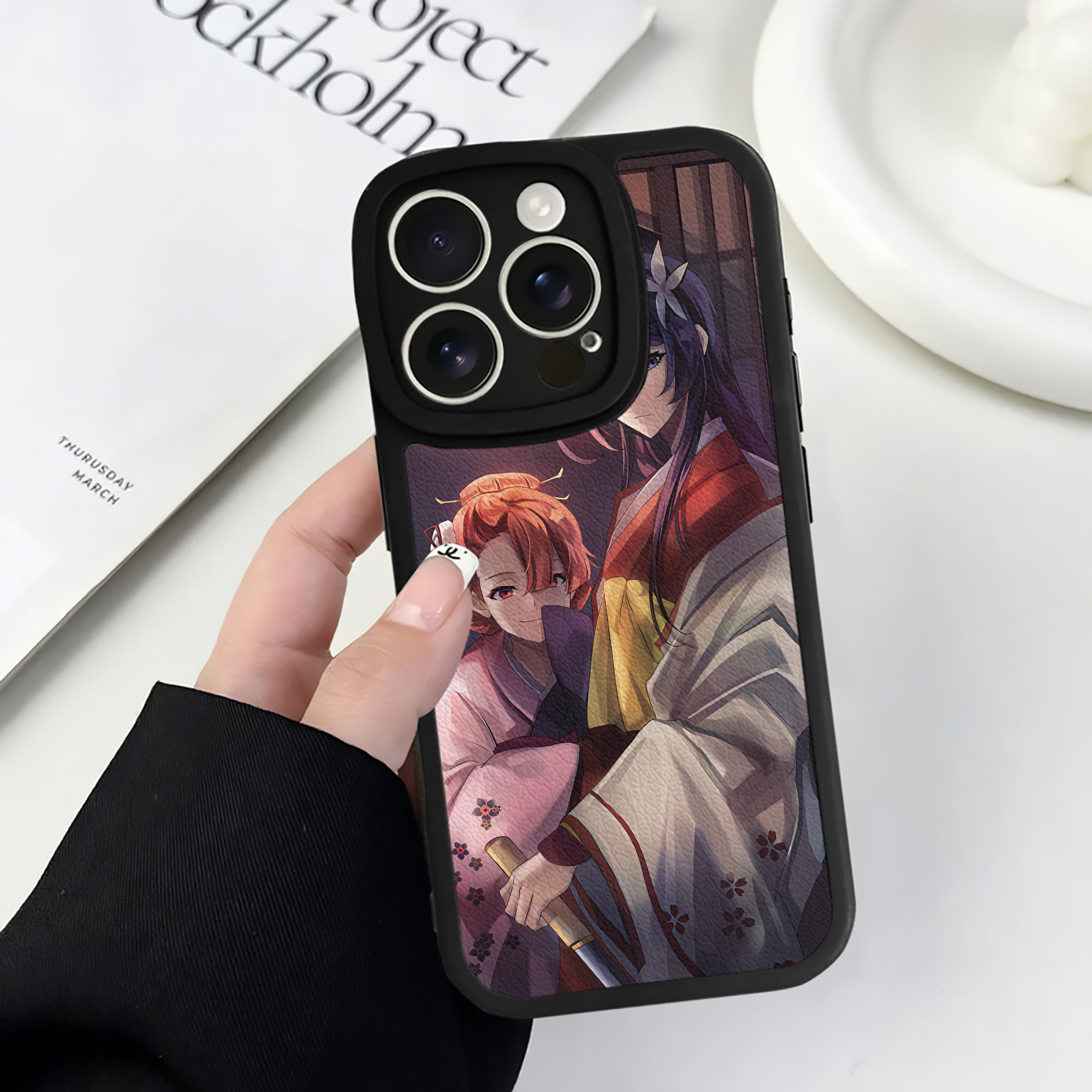 （画像用） 文豪ストレイドッグス Bungo Stray Dogs 【iPhone 16シリーズ対応】シリコンスマホケース（レザー調） 材質：シリコン